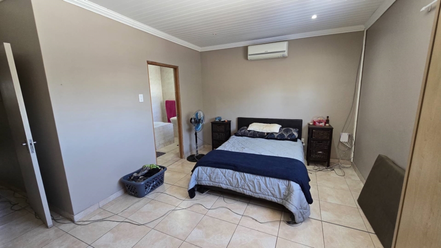 6 Bedroom Property for Sale in Churchill Estate Western Cape